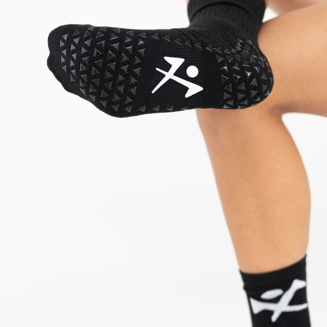 Unisex Sport Crew Grip Socks – Triangle Pattern Black